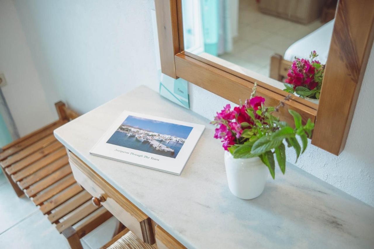 Pavlos Place Antiparos Bagian luar foto